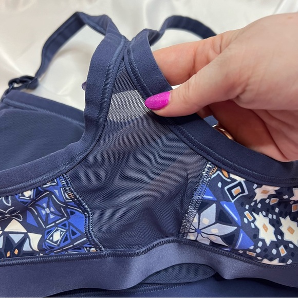 Aerie Blue Geometric Shapes Sports Bra, size XL - Picture 4 of 6